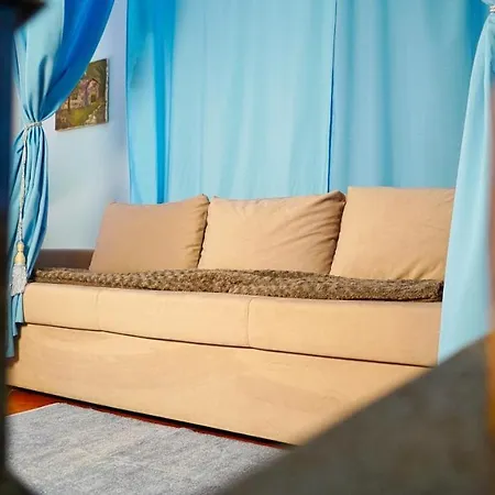 Em Canto De Santa Clara * Ponta Delgada (Sao Miguel)