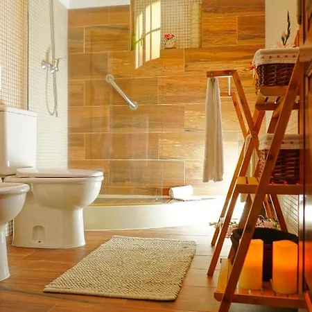 Em Canto De Santa Clara * Ponta Delgada (Sao Miguel)