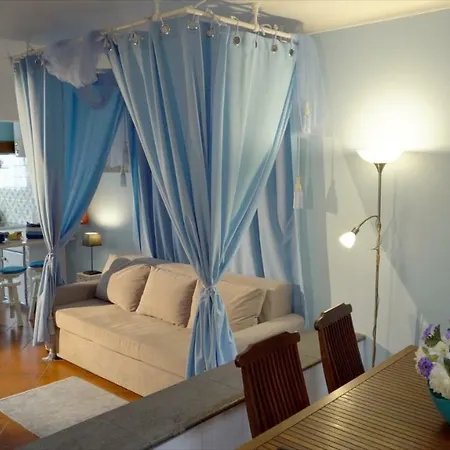 Em Canto De Santa Clara * Ponta Delgada