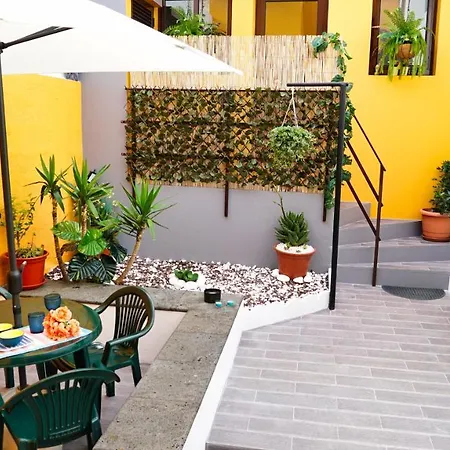 Em Canto De Santa Clara Πόντα Ντελγκάντα