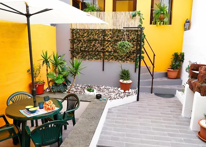 Em Canto De Santa Clara Ponta Delgada