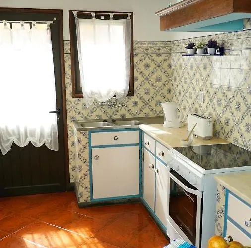 Em Canto De Santa Clara * 蓬塔德尔加达